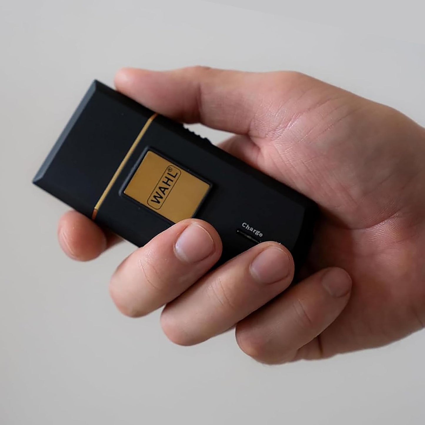 Afeitadora Wahl Travel Shaver Gold Edition | A1432