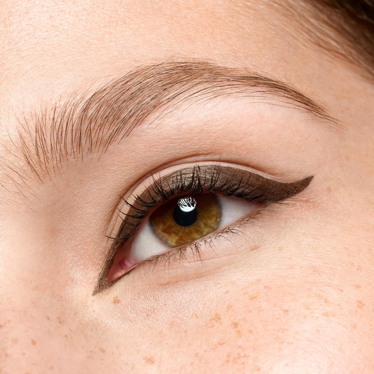 Eyeliner essence Brown 020 | A2028